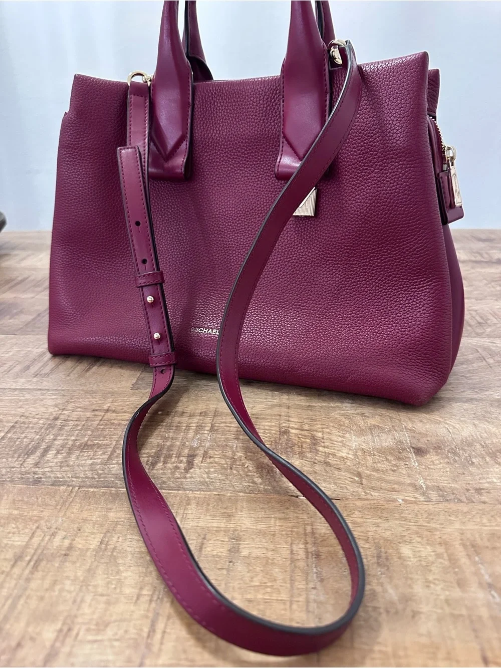 Michael Kors Burgundy Pebbled Leather Satchel Crossbody Tote Bag Gold‎ Hardware